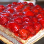 Receta de tarta de fresas, nata montada y mascarpone