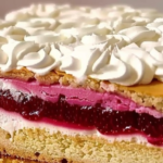 Pastel de frambuesa y galleta de mantequilla: un dulce capricho