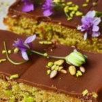 Barras decadentes de chocolate y pistacho
