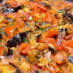 Berenjena increíblemente sabrosa: ¡una cena sin carne, fácil y asequible, lista en minutos!