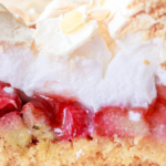 MASA QUEBRADA CON RUIBARBO Y MERENGUE