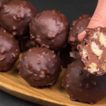 Bolas de galleta de chocolate y maní decadentes